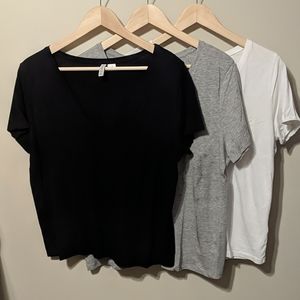 V-neck Tee Lot